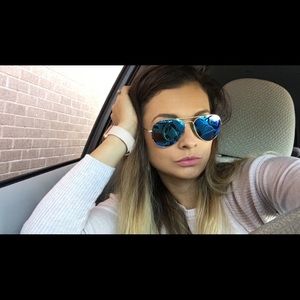 Meet your Posher, Marbeth